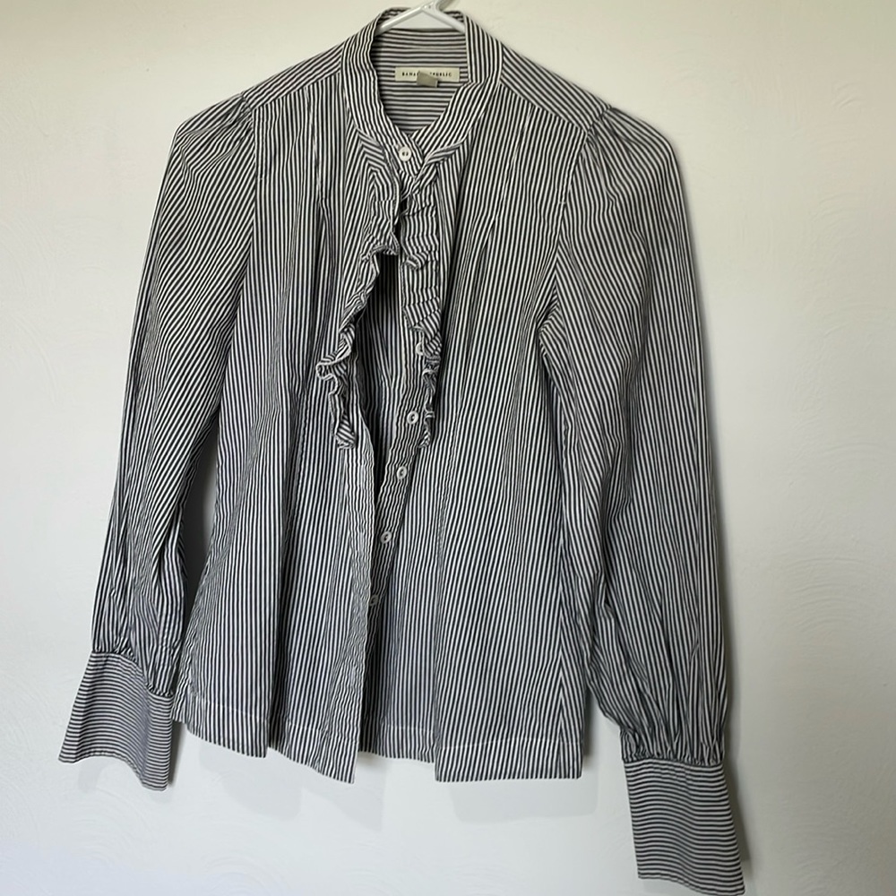 Banana Republic White/Gray Striped Button-Up Long Sleeve w/ front ruffles